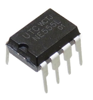 集積回路ICの構成イメージ（トランジスタ多数を一体構成）